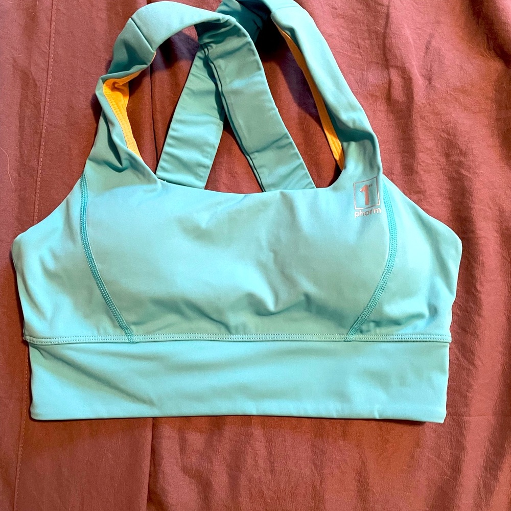 1st Phorm sports bra size medium